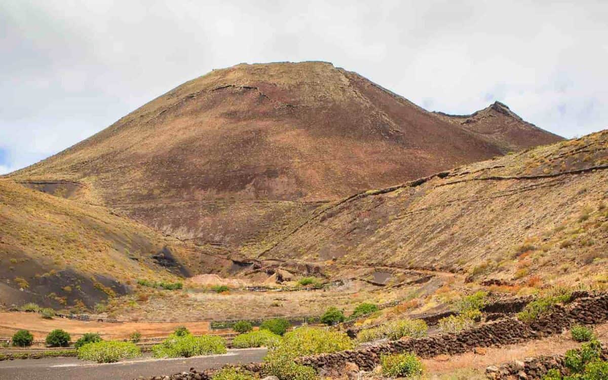 Monumento natural del Volcan de la Corona